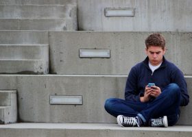 texting-1999275_1280